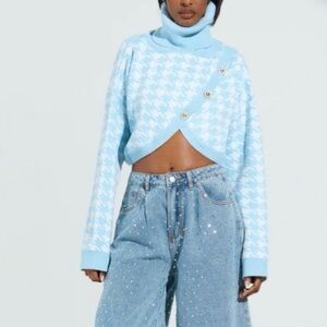 AKIRA LALA HOUNDSTOOTH PRINT TURTLENECK SWEATER IN BLUE